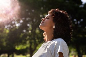 girl practising mindfulness