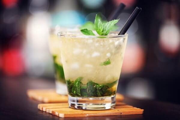 Mint Julep spring cocktail 