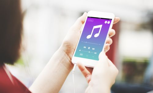 Tips To Make The Perfect Summer Playlist 