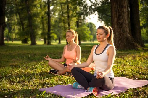 summer outdoor yoga 