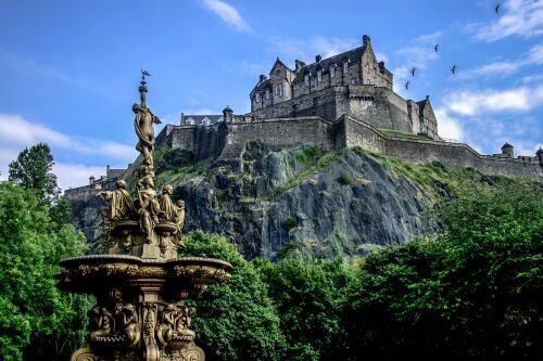 Edinburgh Castle -Best cities in Uk to Visit 